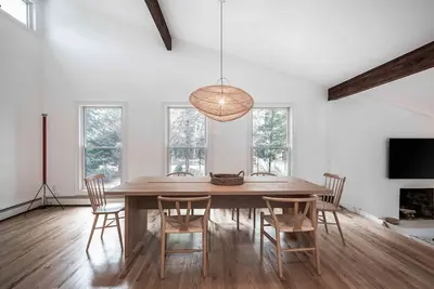 Image de East Hampton Home with Fire Pit