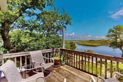Image de Seaglass - Waterfront, Incredible Views of Bhi Creek, 3 Suites, Pool, Kayaks, Bhi Club+Golf, Dogs Ok