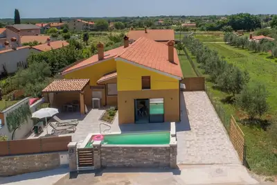 Image de Apartment ViLo (2+2) with heated pool in Istria