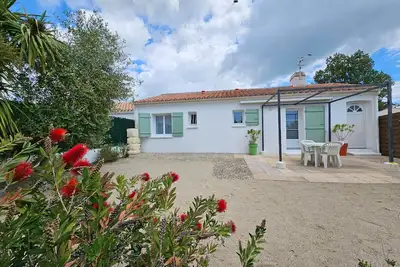 Image de Maison Confortable à L'Aiguillon-sur-Mer, proche Plage, 3 Chambres, Terrasse, Animaux Acceptés