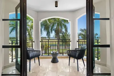 Image de The Country Club Residences at Grand Reserve | Balcony with Beach & Golf Course Views | by  Otium