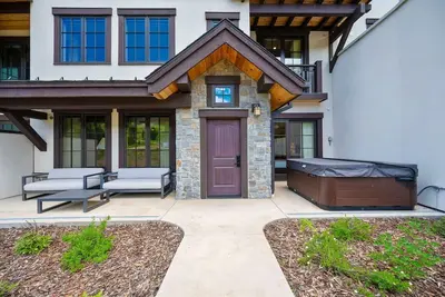 Image de Stunning Condo|Ski In\/Out and Private Hot Tub