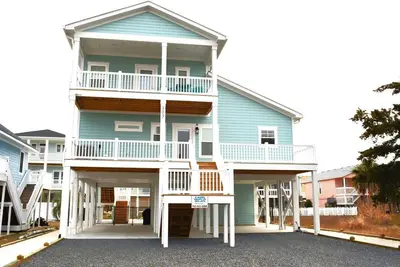 Image de Coastal Chaos / 303 Sand Piper Ln.