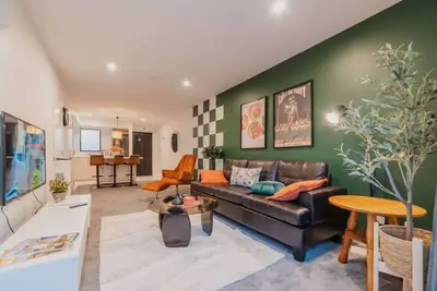 Image de The Riccarton Niche - Sleek 2-Bedroom Urban Pad