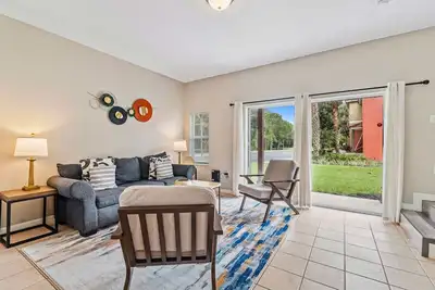 Image de Renovated Townhome! Close to Disney World!