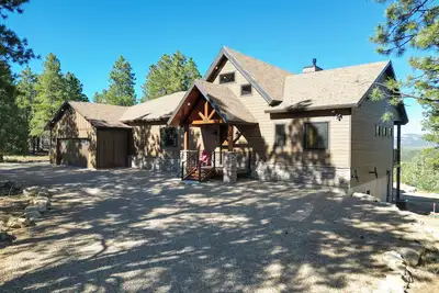 Image de Elk Haven - A hidden retreat in the hills