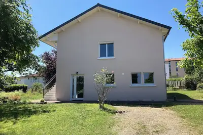 Image de Maison Villefranche-sur-Saône 10 couchages mi- ville, mi- campagne