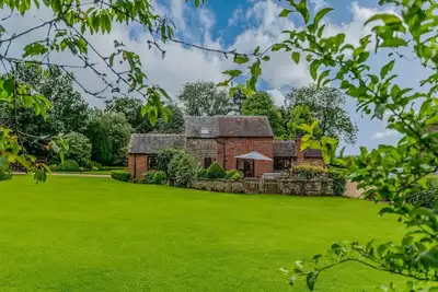 Image de The Owl House with private hot tub | Pass The Keys