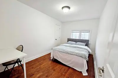 Image de Beautiful Room in central North York Centre next subway station and free parking