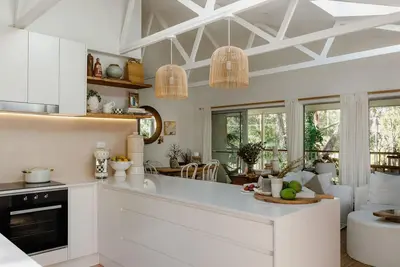 Image de House of Wanda with stunning views of the Wanda Wetlands Rainforest Reserve.