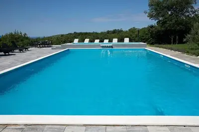 Image de Rustico  3-bedroom apartment in enchanting Rovinj with Xxl swimming poll