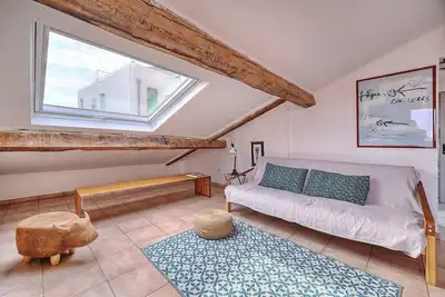 Image de Immogroom - Appartement rénové - Terrasse - A/C - Wifi