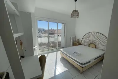 Image de T4 lumineux avec balcon Ă Toulon