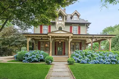 Image de Victorian Retreat Sleeps 12 with Pool, Gym, Near Water \/ Town \/ Train to Nyc