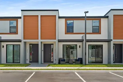 Image de 3 Bedrooms\/ 3 Bathooms\/ The Hub (3257 Ed)