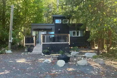 Image de Malaspina Strait Tiny Home