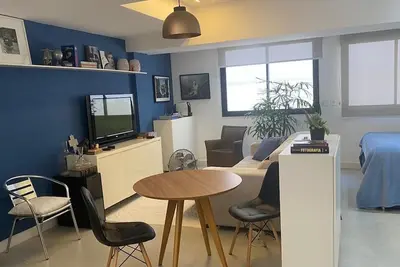 Image de Spacious Loft with Rooftop Terrace in Prime Location