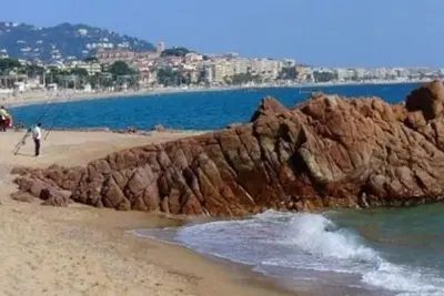 Image de T2 Cannes calme vue dégagée proche commodité et plage\n4 Px emplacement idéale