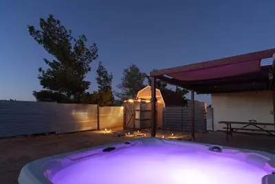 Image de Hi Desert Hangout with Hot tub