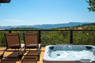Image de Vineyard Vista - 3 Bd, Views, Spa, Near Plaza