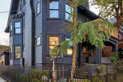 Image de Historic 4br | Walk to Nw 23rd Shops & Dining