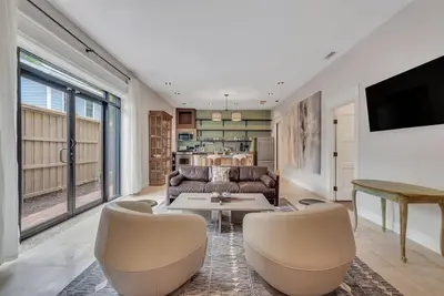 Image de 2-bedroom loft just 5 minutes' stroll from Forsyth Park with free parking!