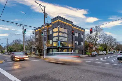 Image de Luxury 3br Condo • Alberta + Mississippi Eats