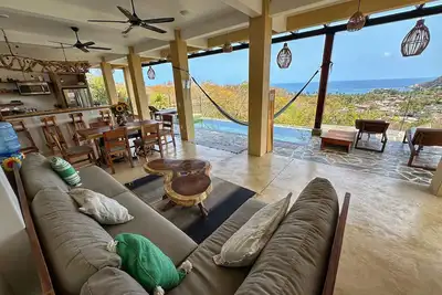 Image de Luxury Villa with Infinity Pool and Ocean Views