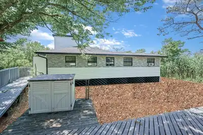 Image de Newly renovated 4 bed 2 bath close to bay and beach