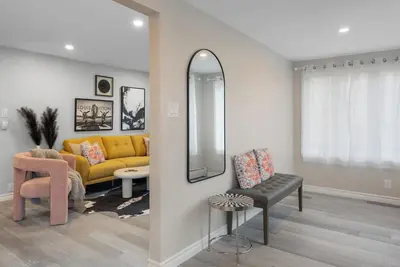 Image de Chic House w\/ King Bed, Walk To Dining & Starbucks