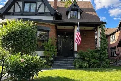 Image de Historic home in downtown Coeur d' Alene - 10 minute walk to the lake.