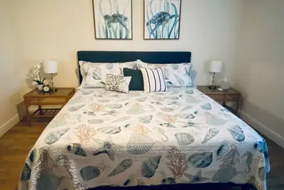 Image de Walk to the beach! Comfortable 3-bedroom house in amazing Cocoa Beach sleeps 6.