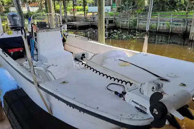 Image de Free Boat to use at our Fish Camp, Water Front, Fish from Dock, Worm Farm, Pets Ok