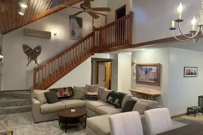Image de Deer Park end unit w/lake access