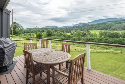 Image de 5 Bedroom house available for a Winter Seasonal 2025 Easy Access to Everything
