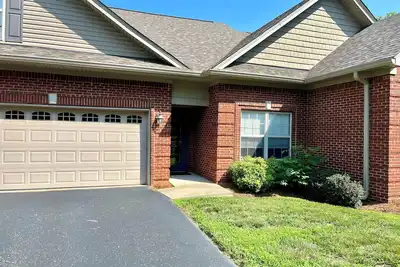 Image de Charming Patio Home in Sellerburg, In