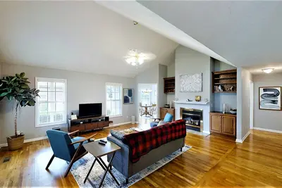 Image de Heathwood Hideaway with Cozy 3-bedroom house just outside the city limits