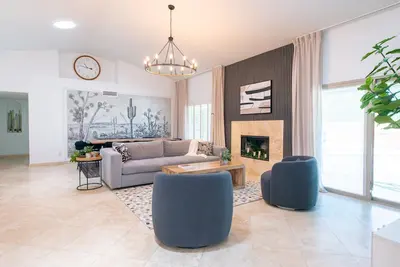 Image de Welcome to Casa Jubilant Cacti by HomeSlice Stays