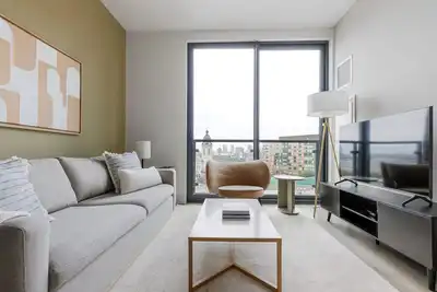 Image de Luxe River West 3br w/ Pool, Gym, Pet Area, A/C & Rooftop, by Blueground