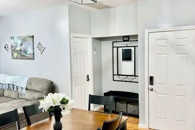 Image de Charming 2-bedroom apartment in cool North Bergen with WiFi, Ac