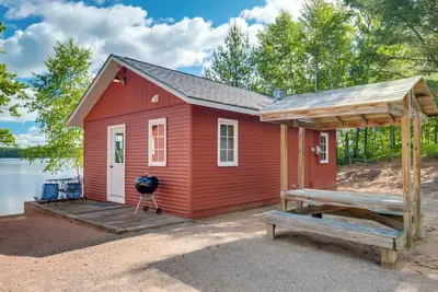 Image de Oneida County Cabin w\/ Private Dock & Rowboat!