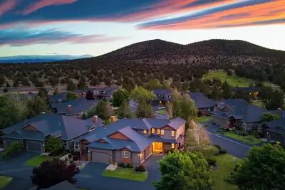 Image de Deck + HotTub | Community Golf Course | Forest Ridge Loop