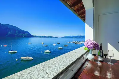 Image de 2-room apartment with balcony in direct lakeside location
