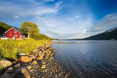 Image de Lovingly renovated fjord house in Malsnes with its own beach
