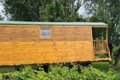 Image de Roulotte et Spa en pleine nature \nCalme et sérénité pour un séjour ressourçant
