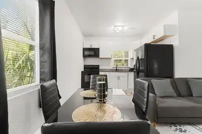 Image de 3 Miles From Downtown Tampa