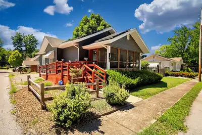 Image de Weekly\/Monthly Rental in Walkable Downtown Marion