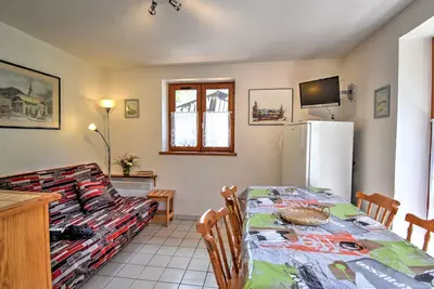 Image de Appartement cosy au pied du téléphérique de Nyon, balcon, parking, animaux admis