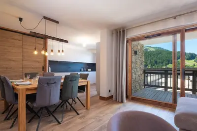 Image de Appartement Familial au Centre de Courchevel Moriond avec Parking et Balcon