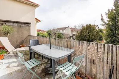 Image de Appartement F3 avec terrasse et stationnement gratuit proche Paris et Aéroport
